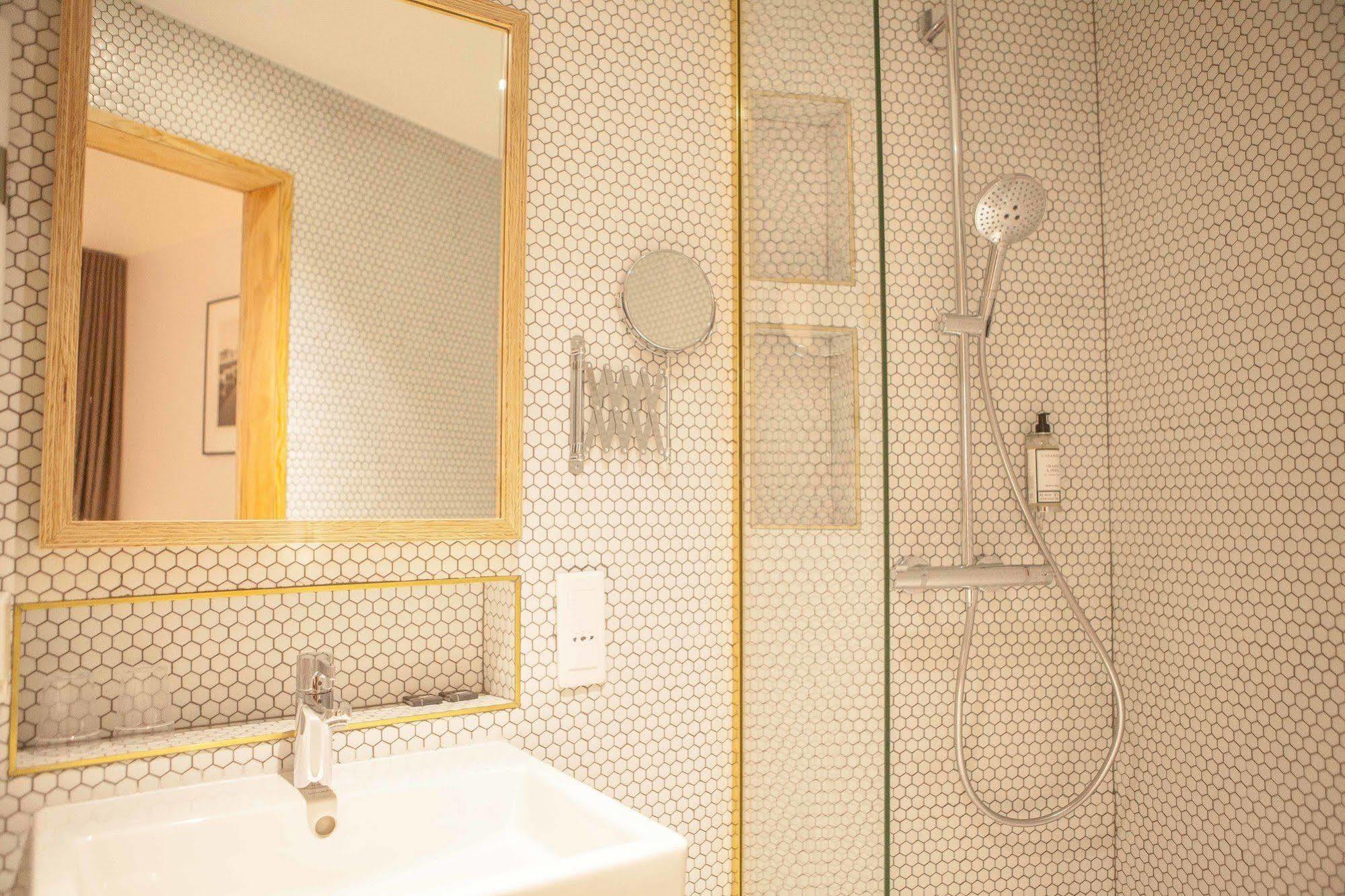 Montholon 3* Paris