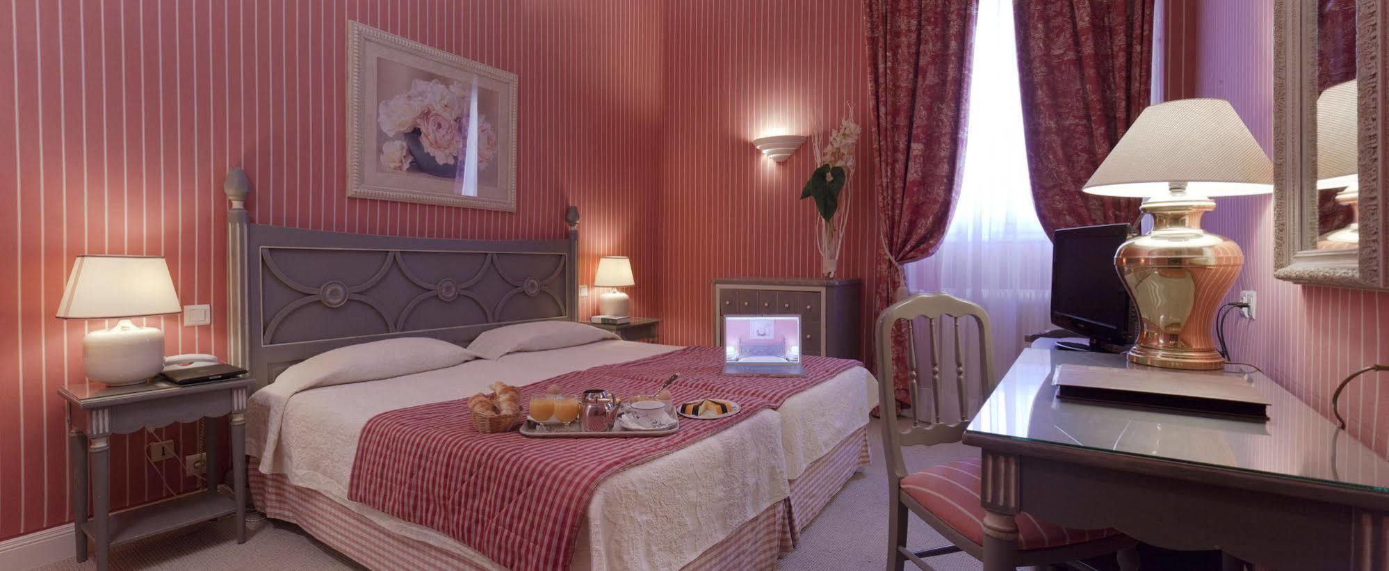 Hotel Beaubourg Paris