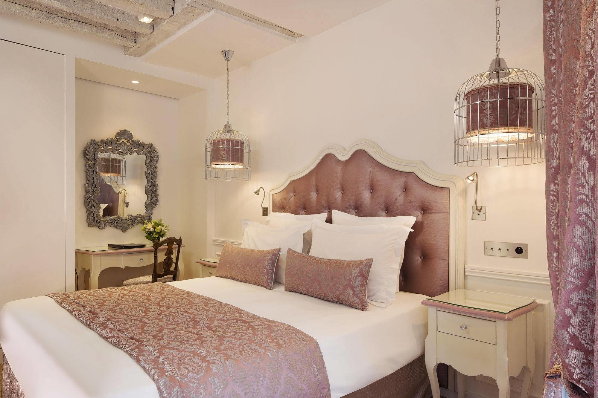 Académie Saint Germain Hotel 4*