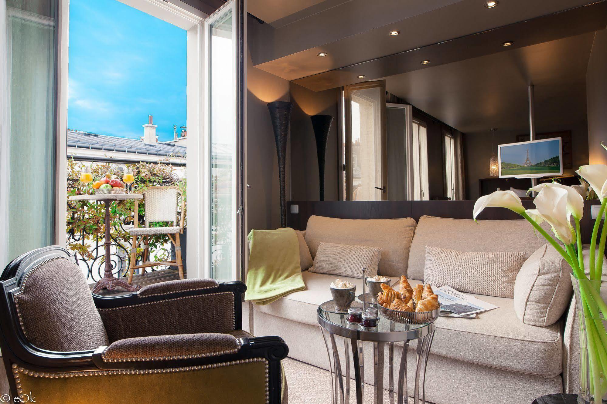 B Montmartre Hotel 4*