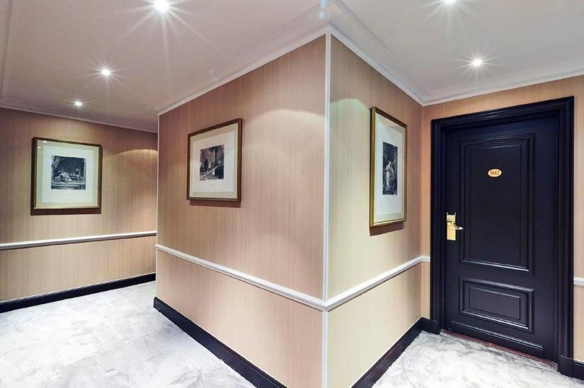 Hotel Golden Tulip Washington Opera 4*