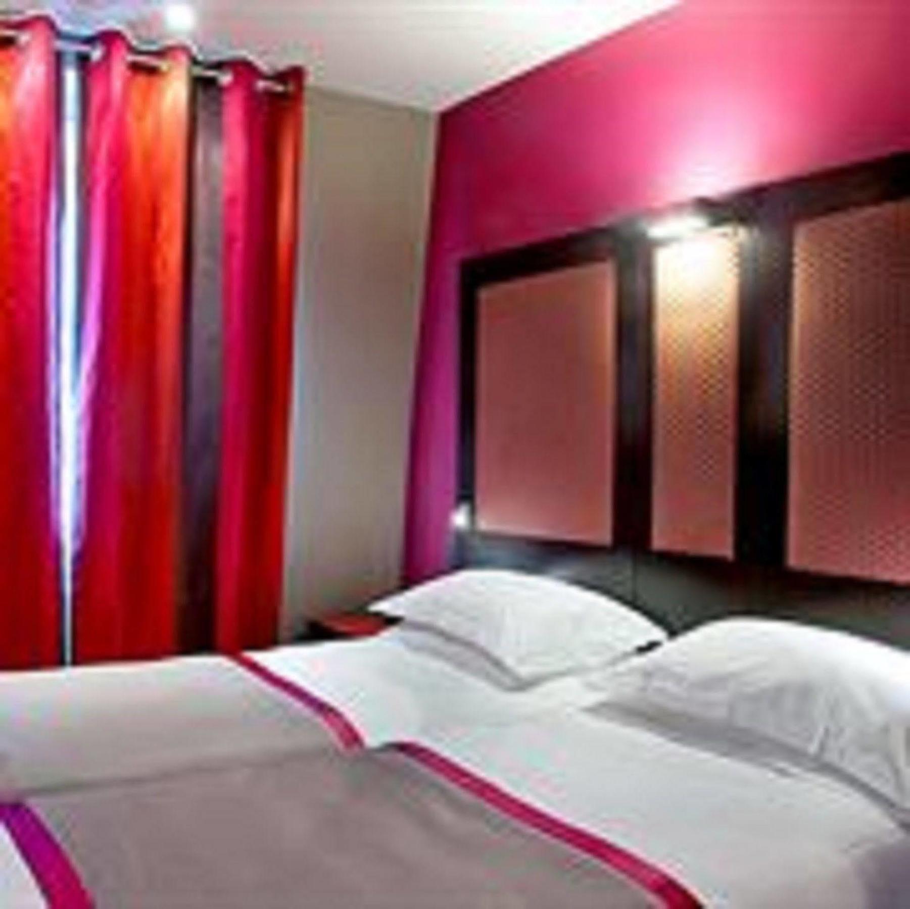 Courcelles Etoile Hotel 3*