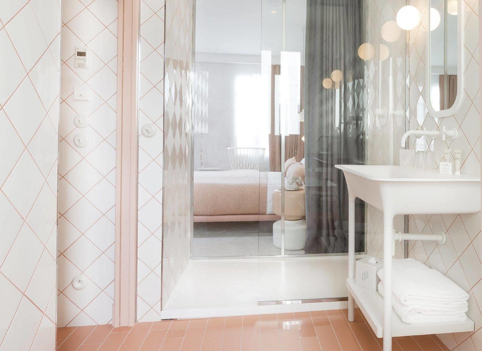 Le Lapin Blanc Paris