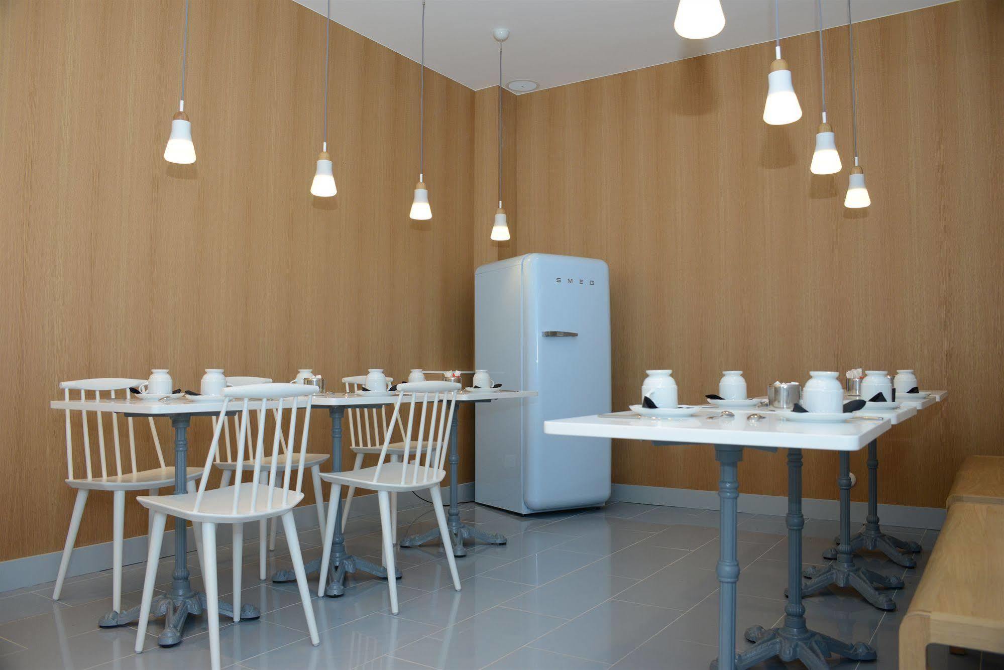 Hotel Le Lapin Blanc Paris