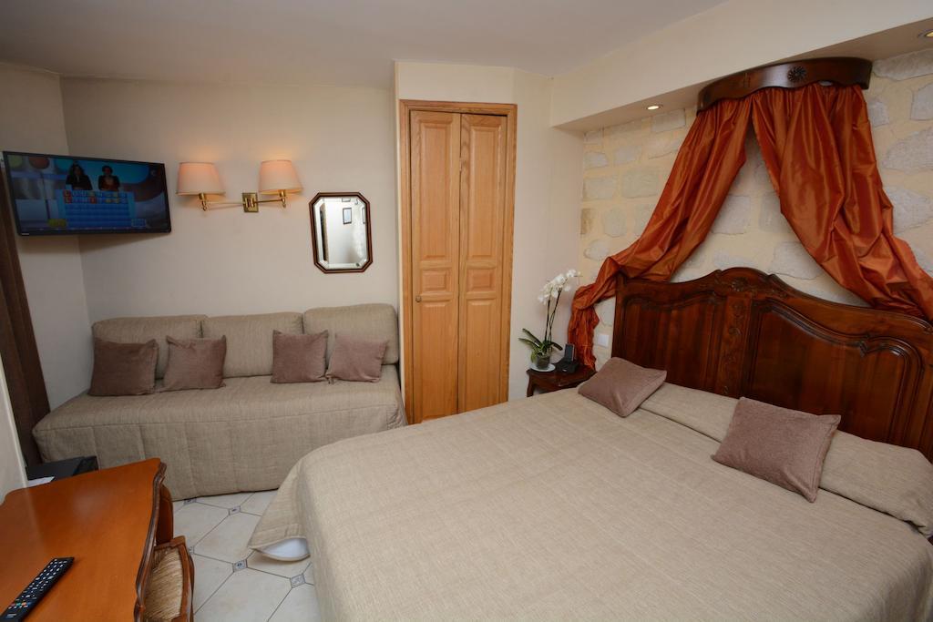Familia Hotel