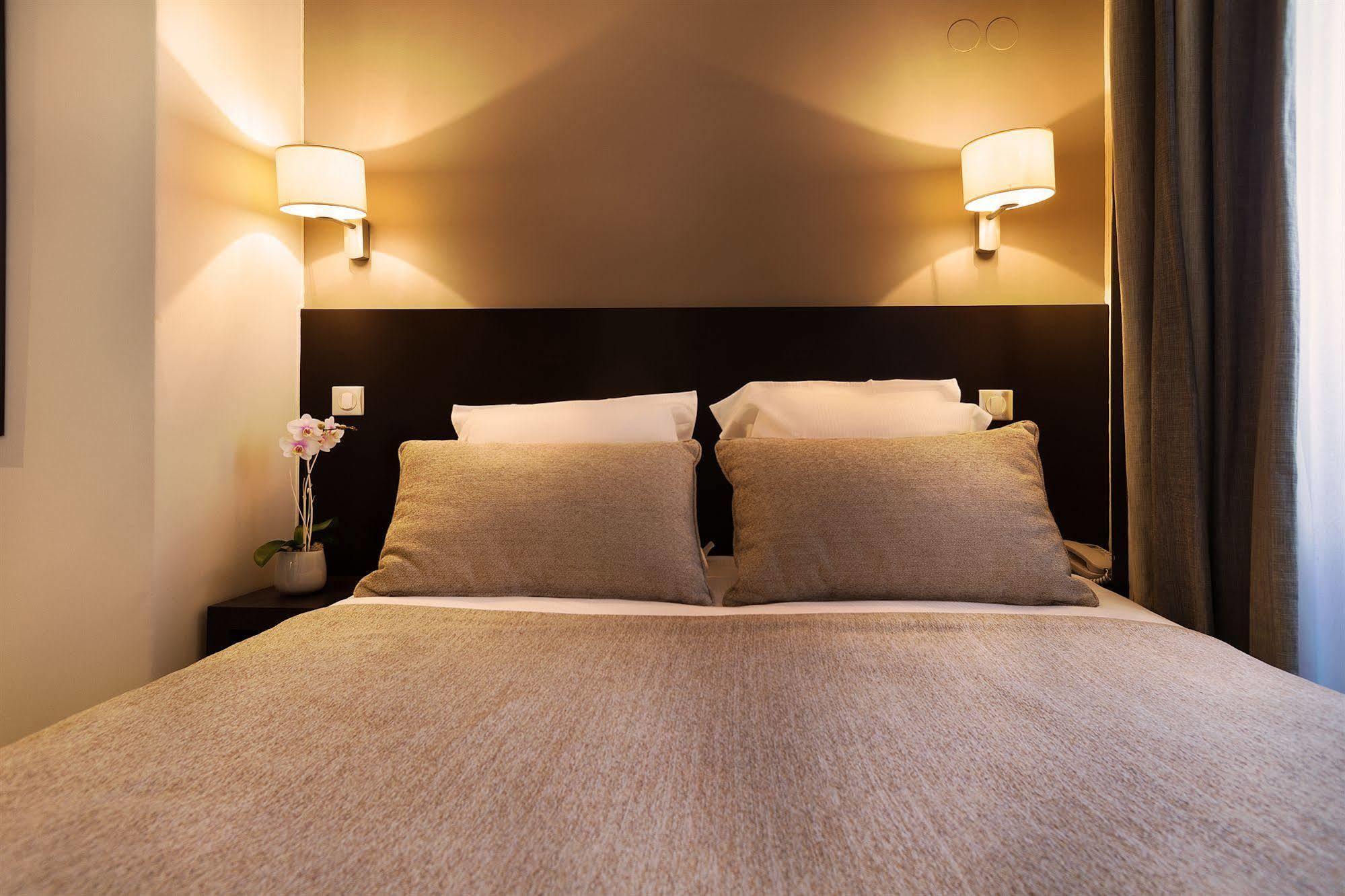Hotel Arc Elysées Paris