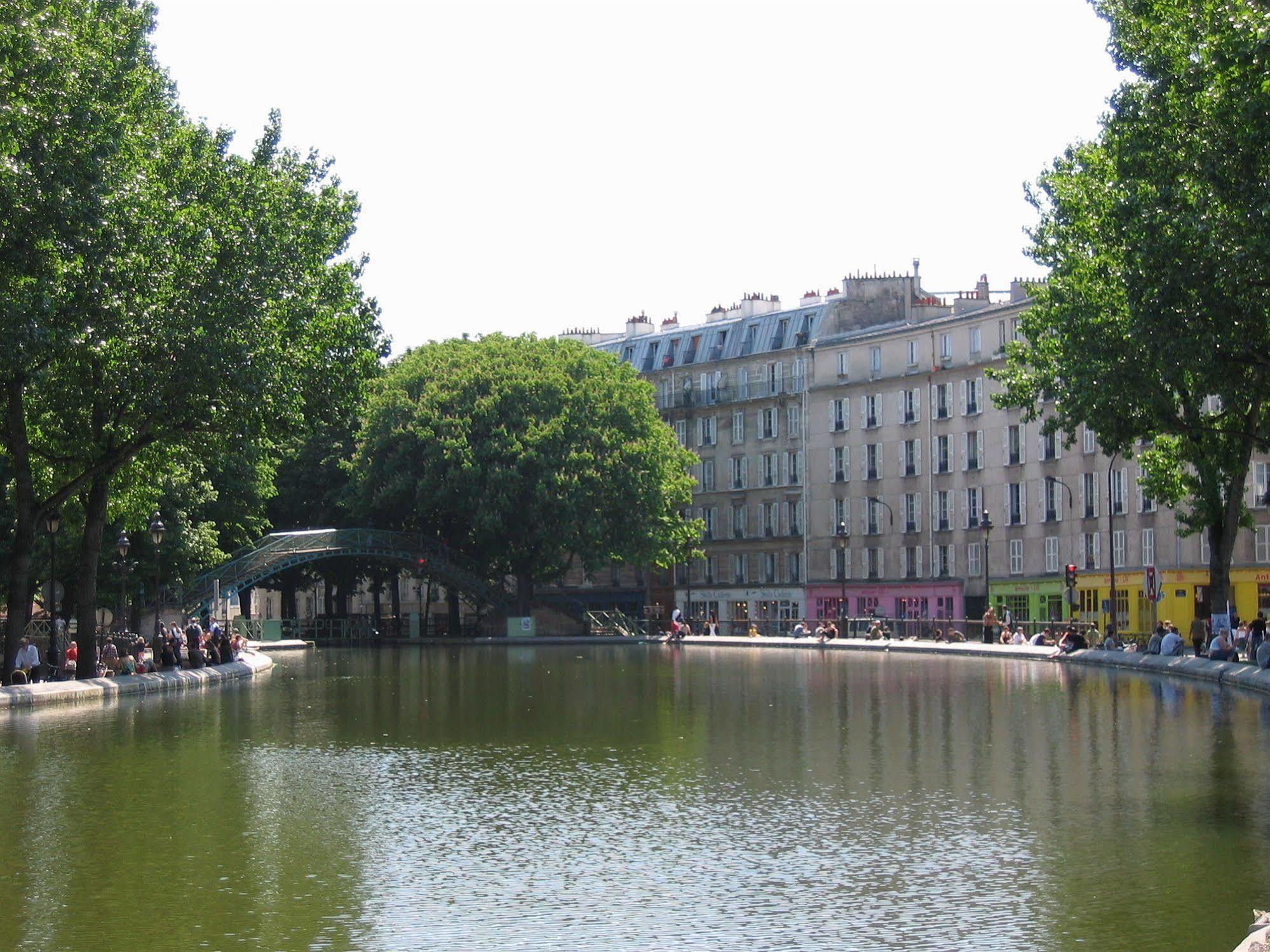 Ferney Republique Hotel *