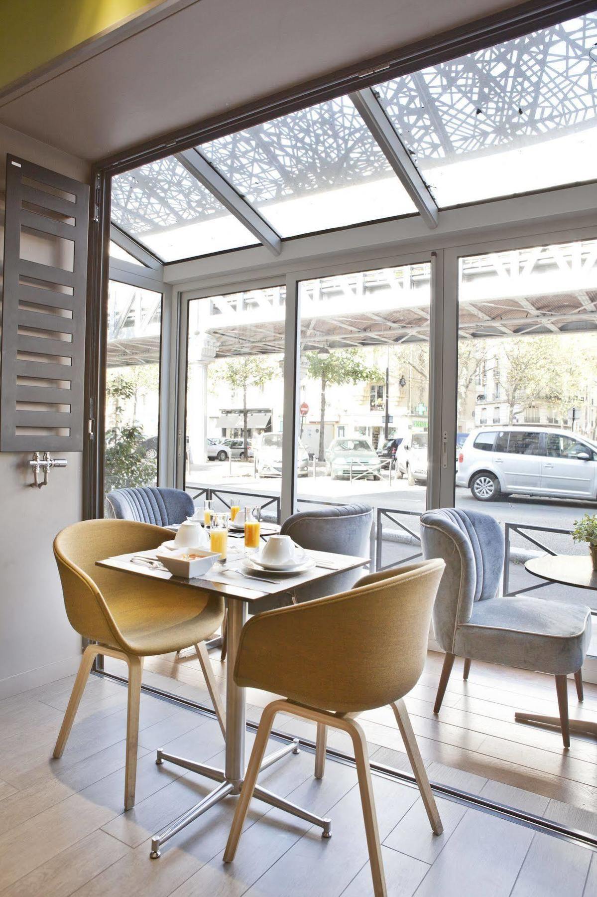 Eiffel Segur Hotel 3*