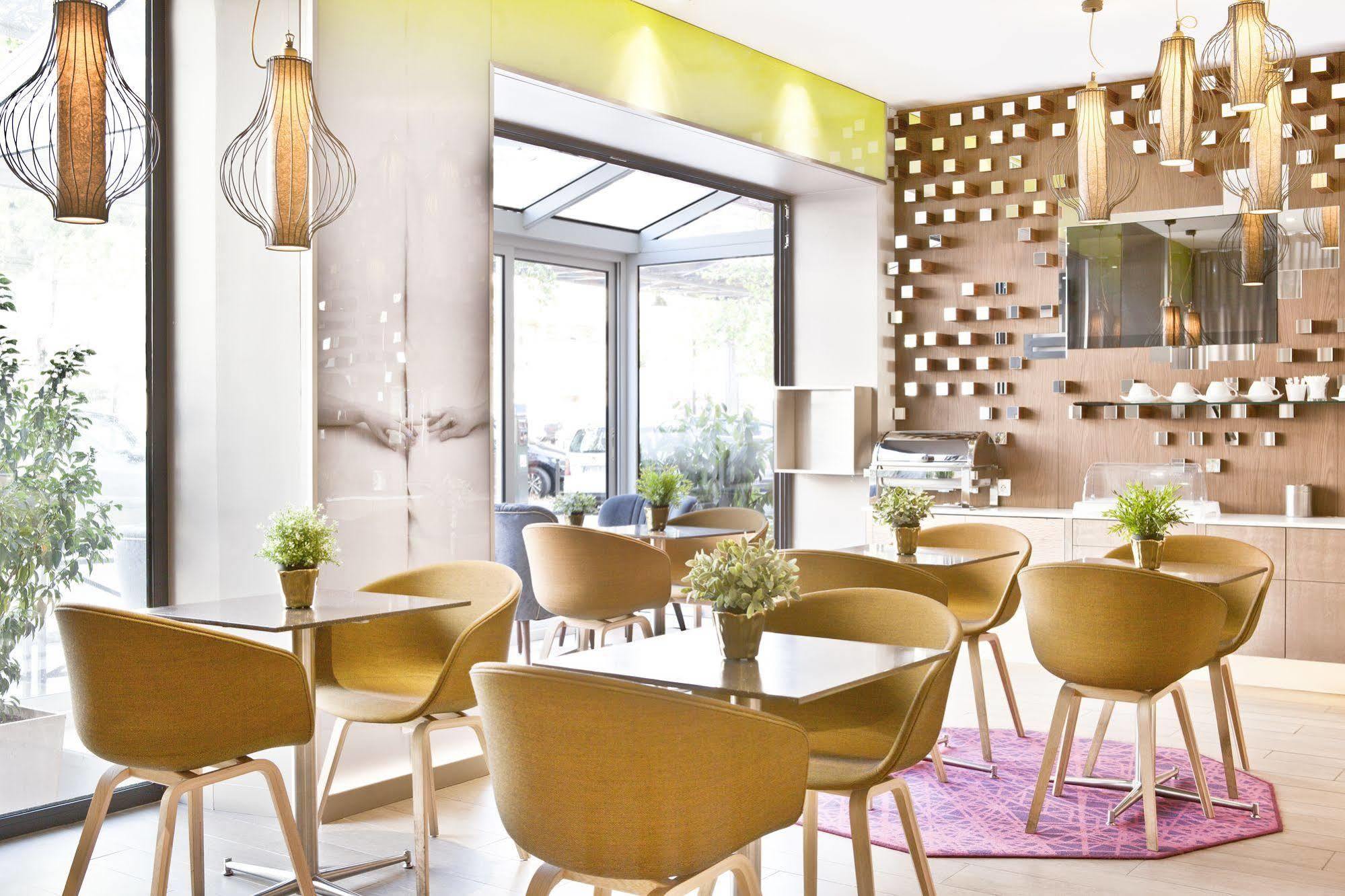 Hotel Eiffel Segur 3*