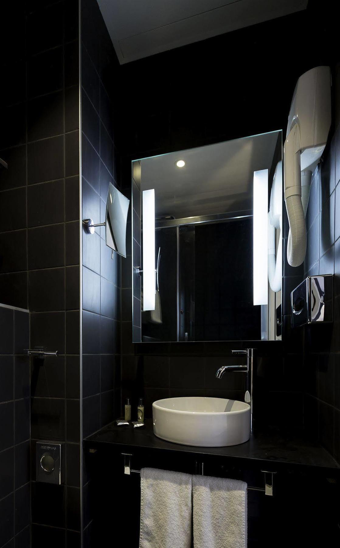 Mirabeau Eiffel Hotel 3*