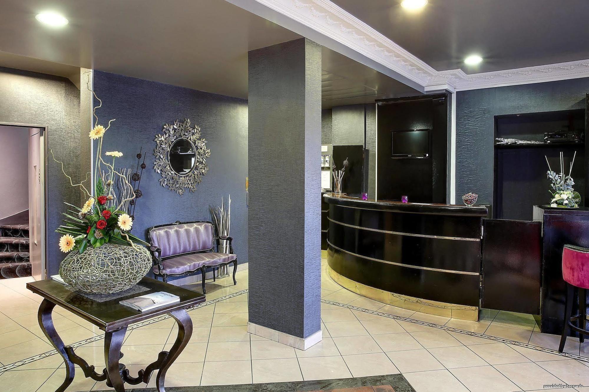 Western Opera Batignolles Hotel 4*