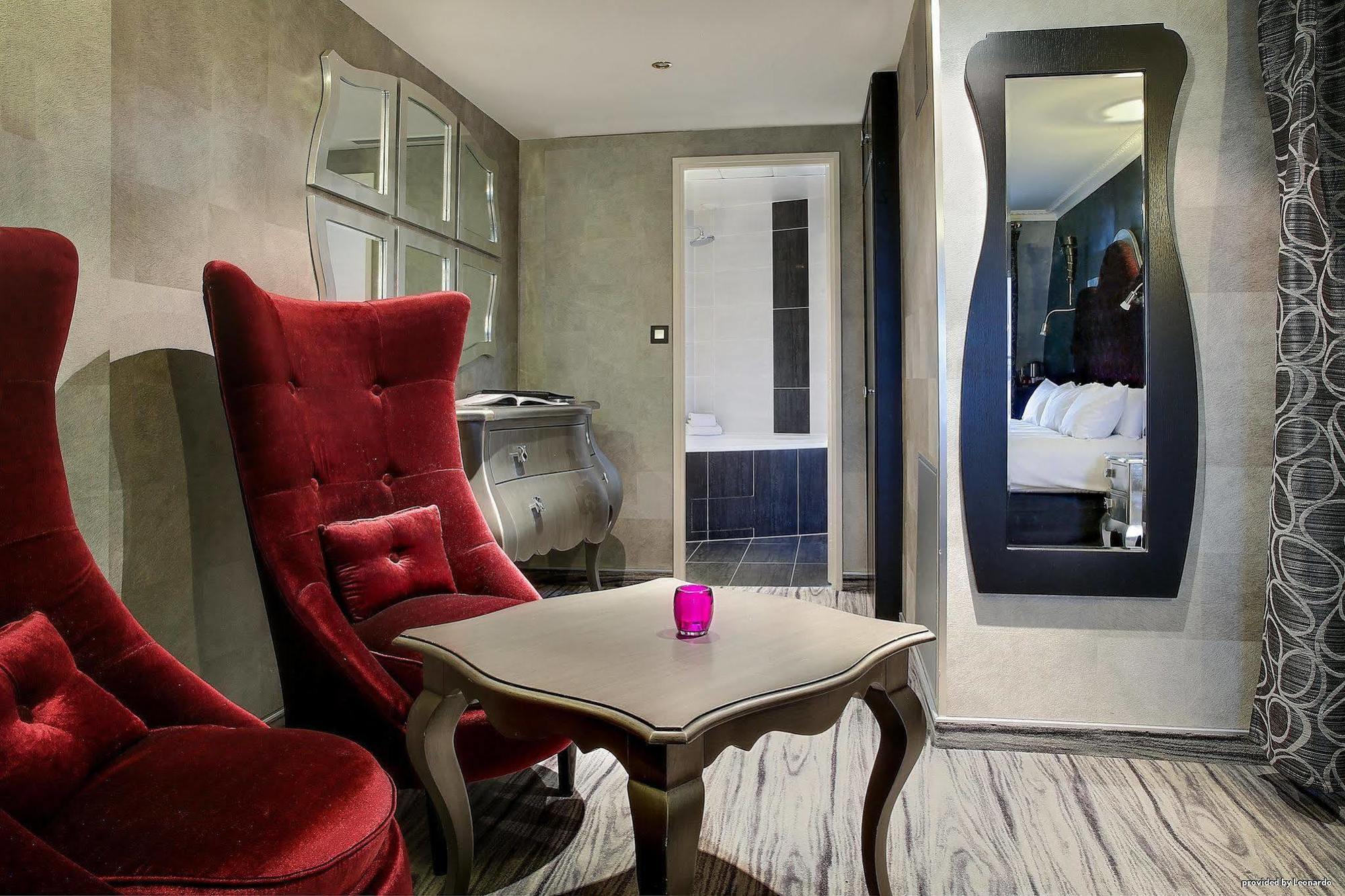 Western Opera Batignolles Hotel 4*