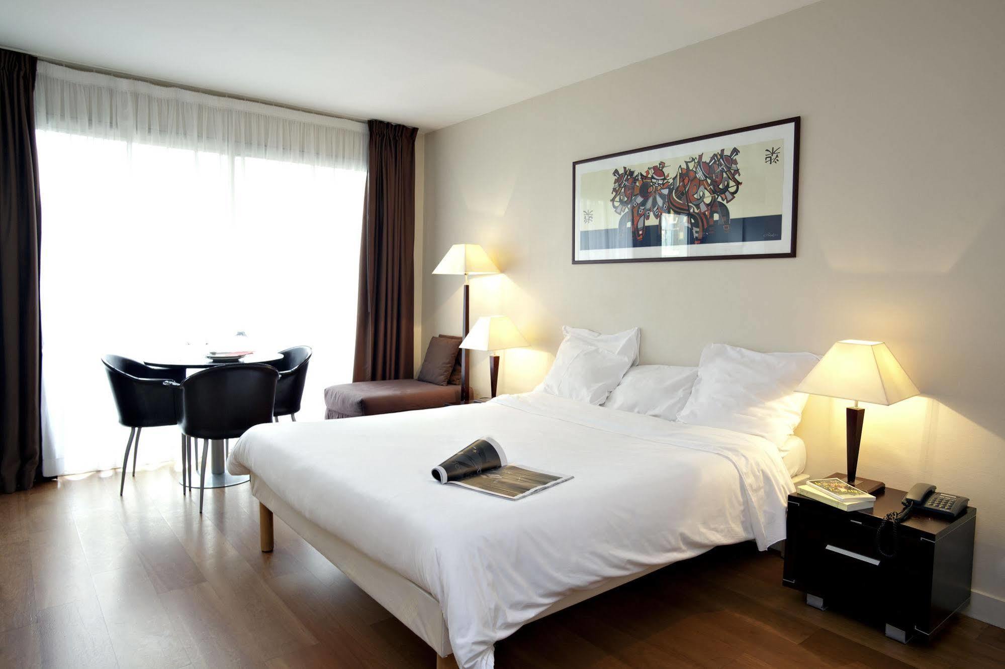 Adagio Access Tour Eiffel St Charles 3*
