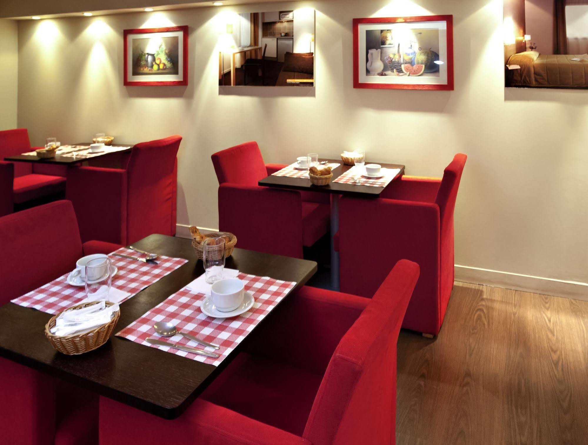 Adagio Access Tour Eiffel St Charles Aparthotel 3*