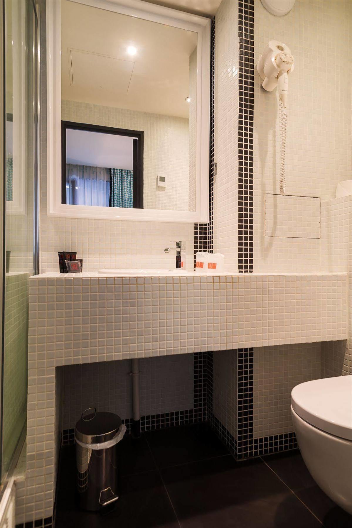 Monceau Elysees Hotel
