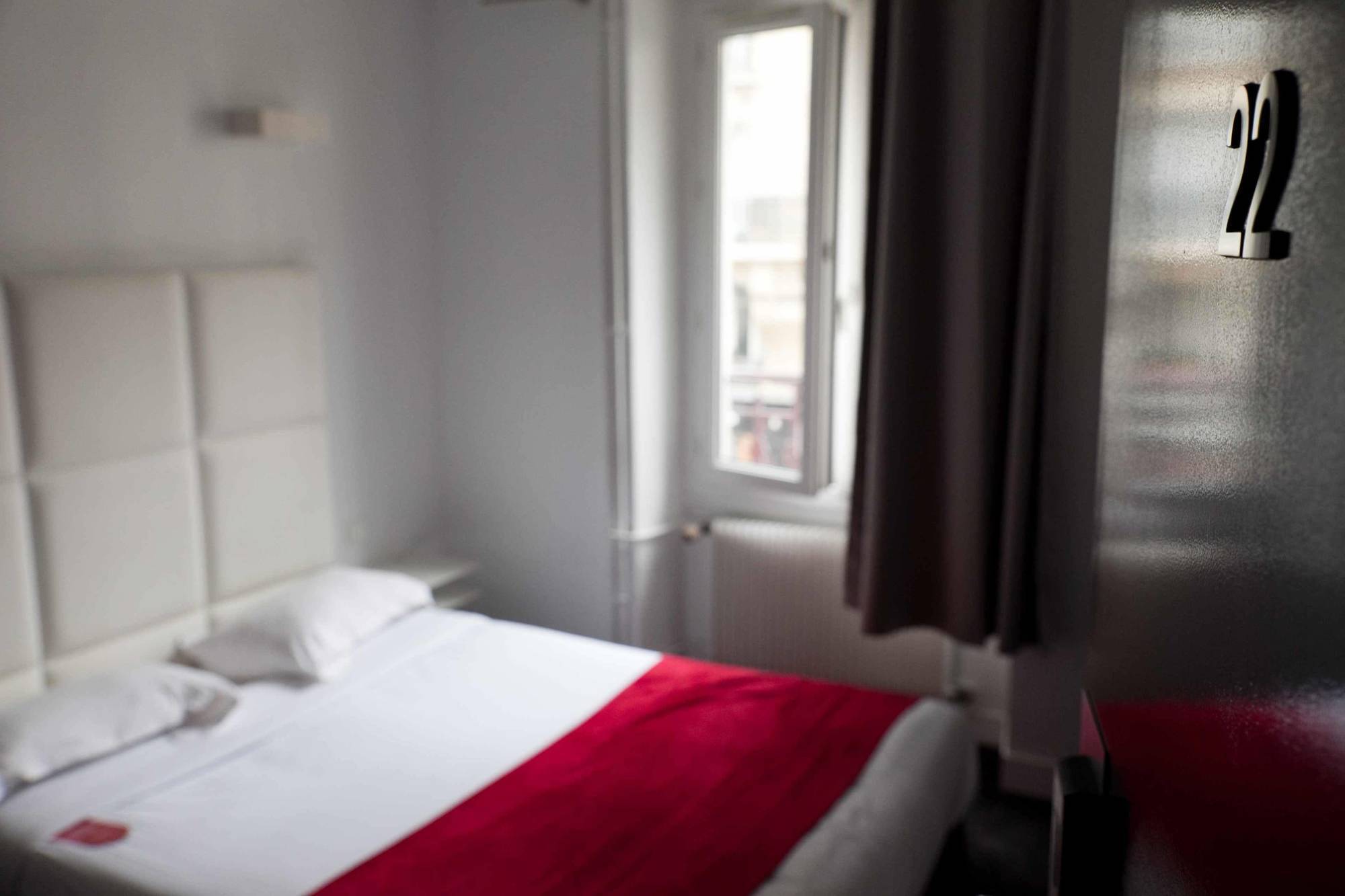 The Originals City, Lecourbe, Tour Eiffel 3* Paris