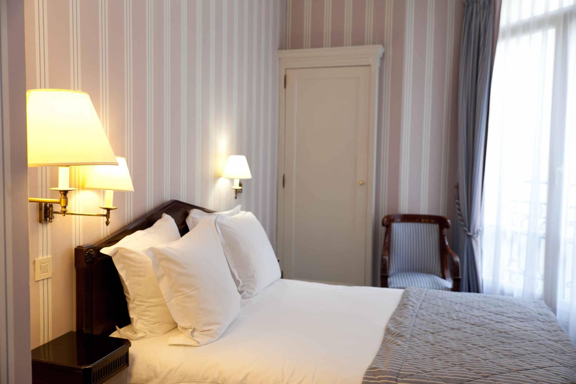 Hotel The Originals City, Lecourbe, Tour Eiffel Paris