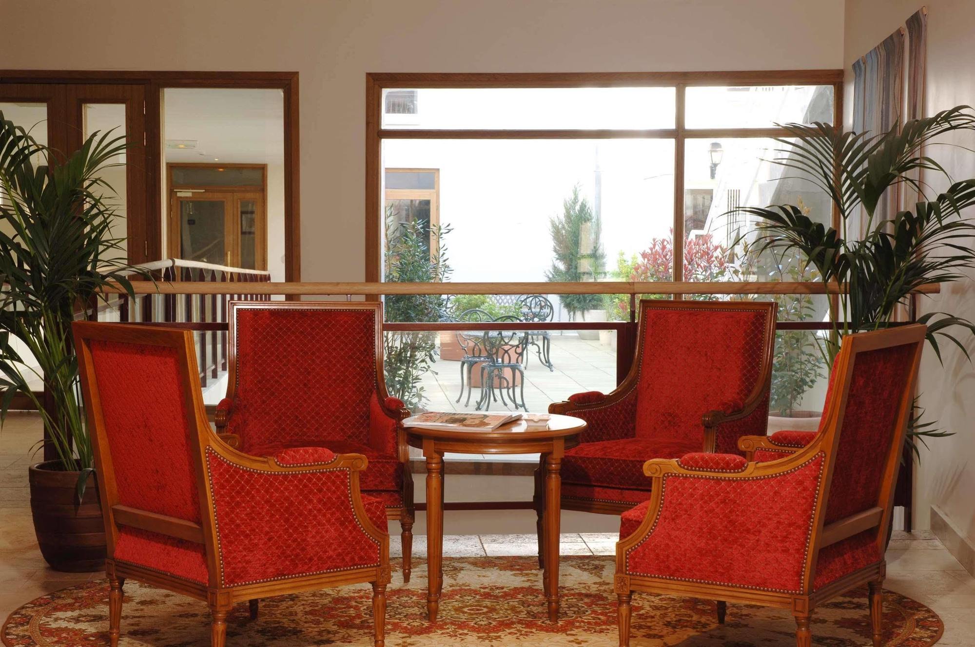 Western Amiral Hotel