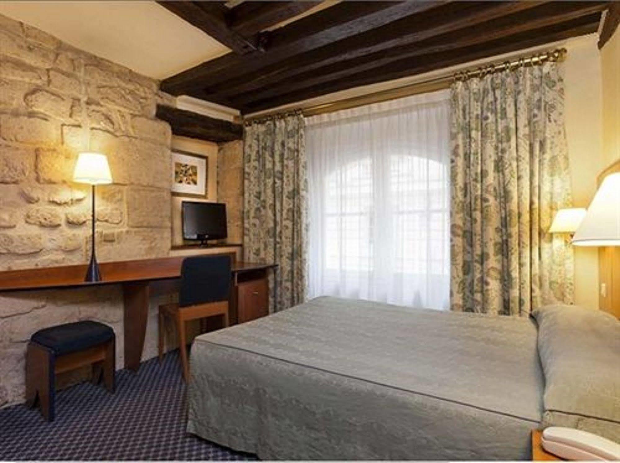 Hotel Lautrec Opera 3*