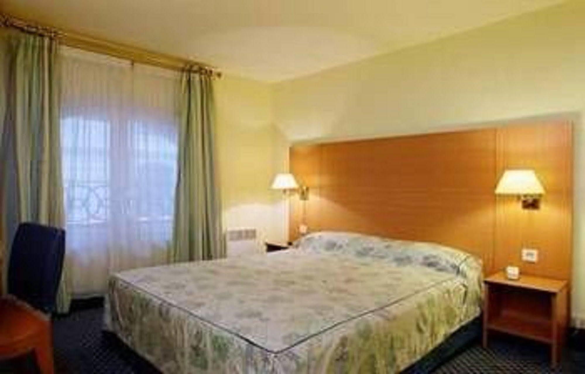 Hotel Lautrec Opera Paris