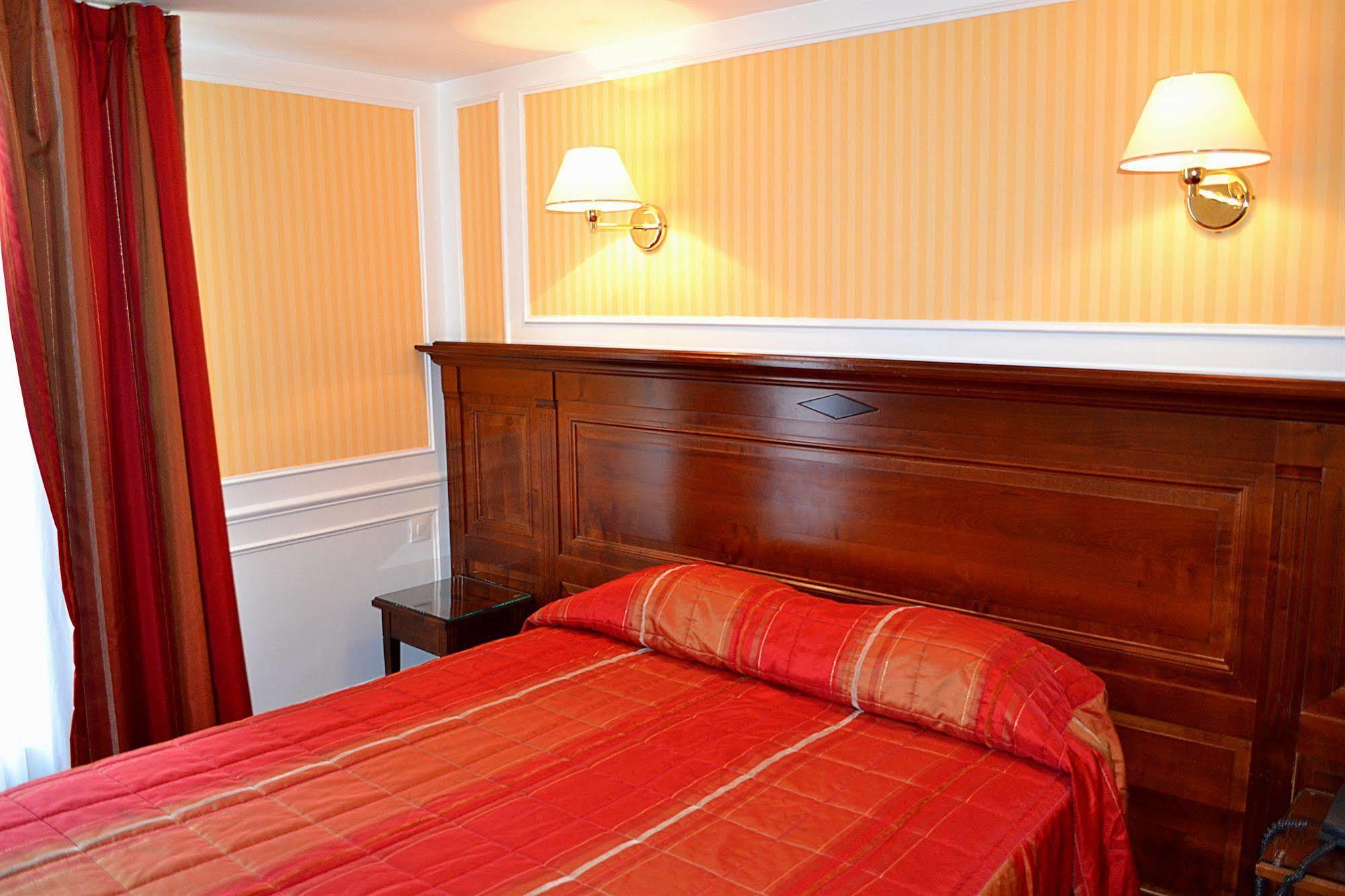 Hotel Touring 3*
