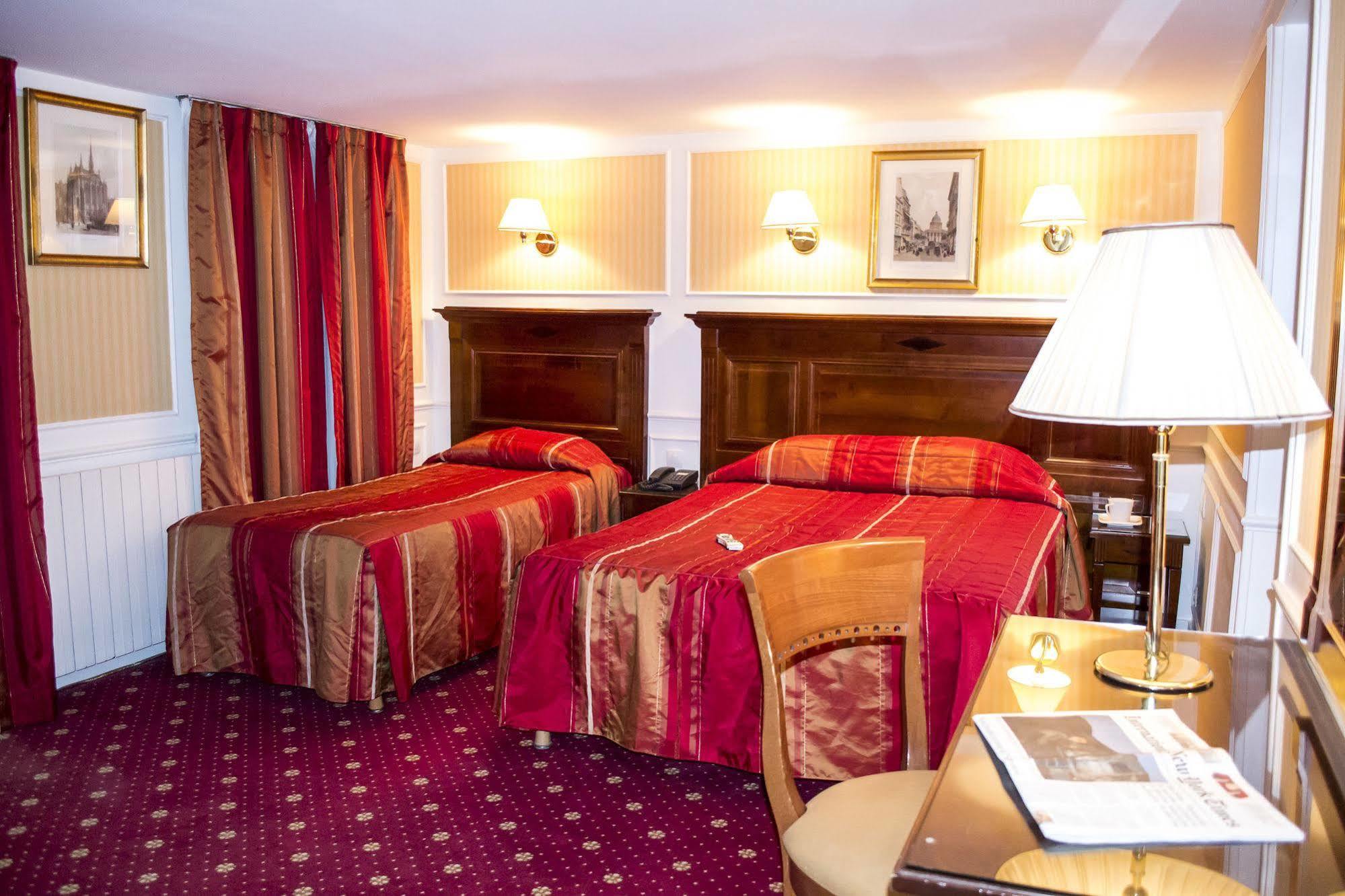 Hotel Touring 3*