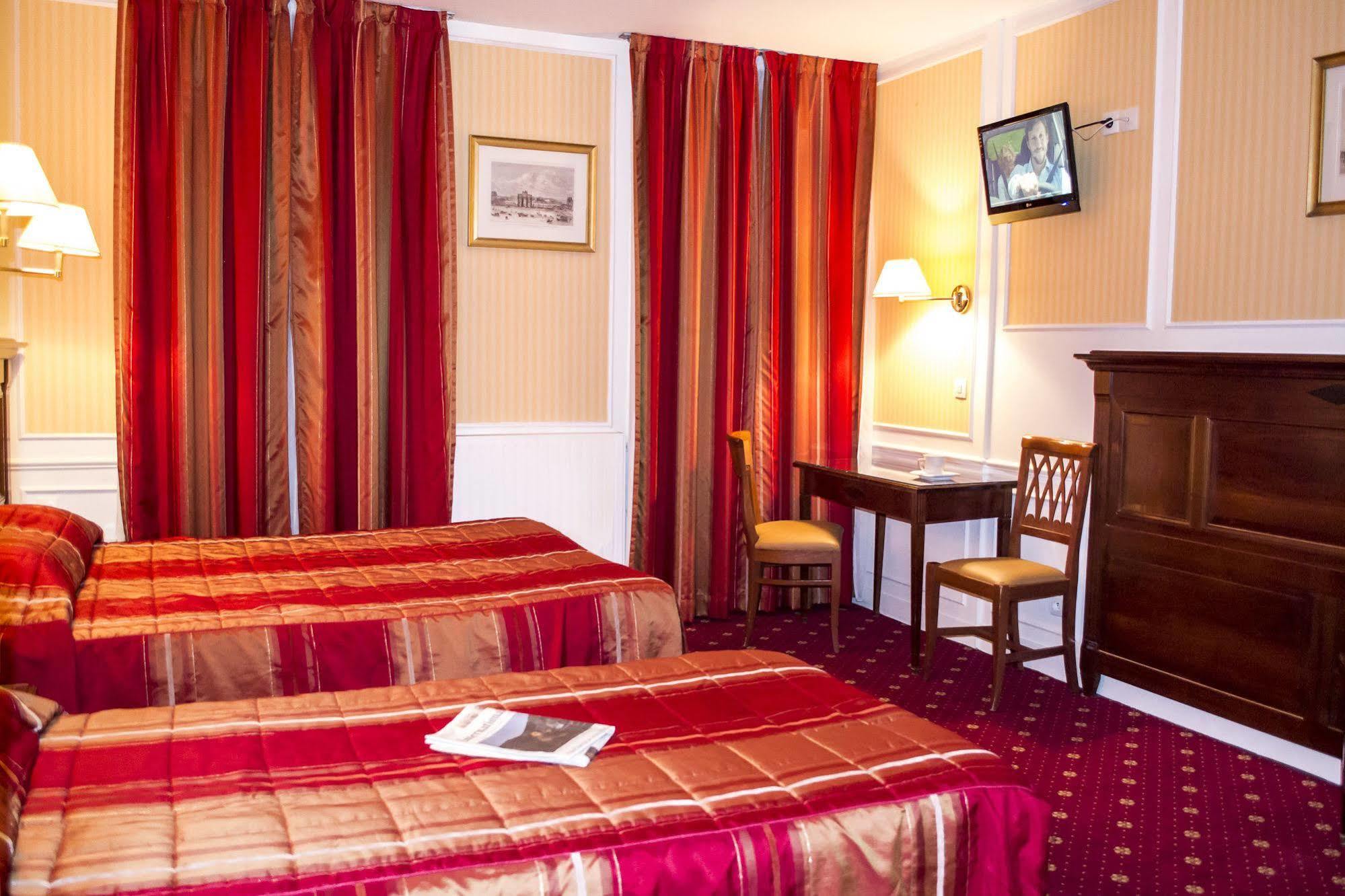 Touring 3* Paris