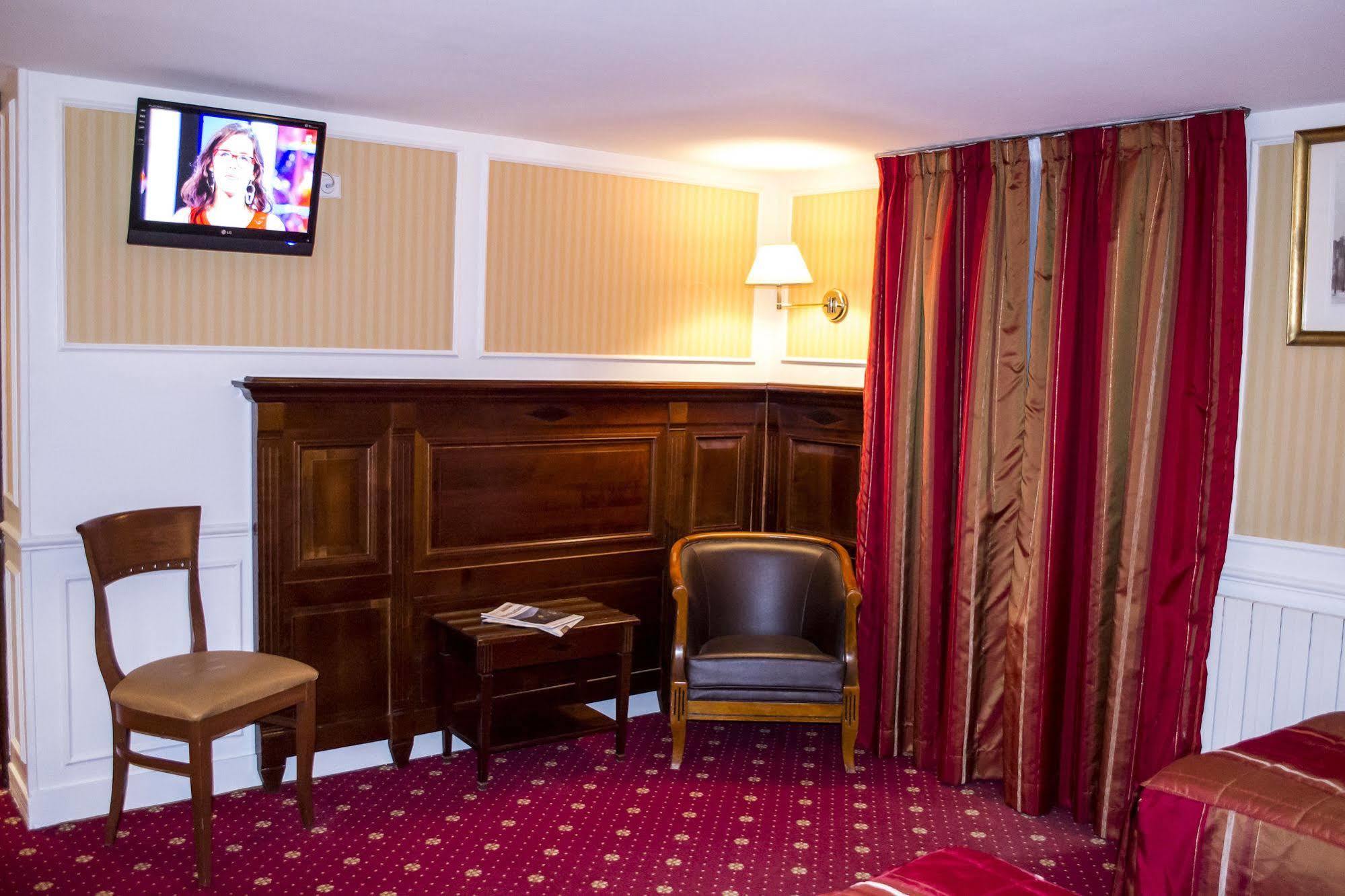 Hotel Touring 3*
