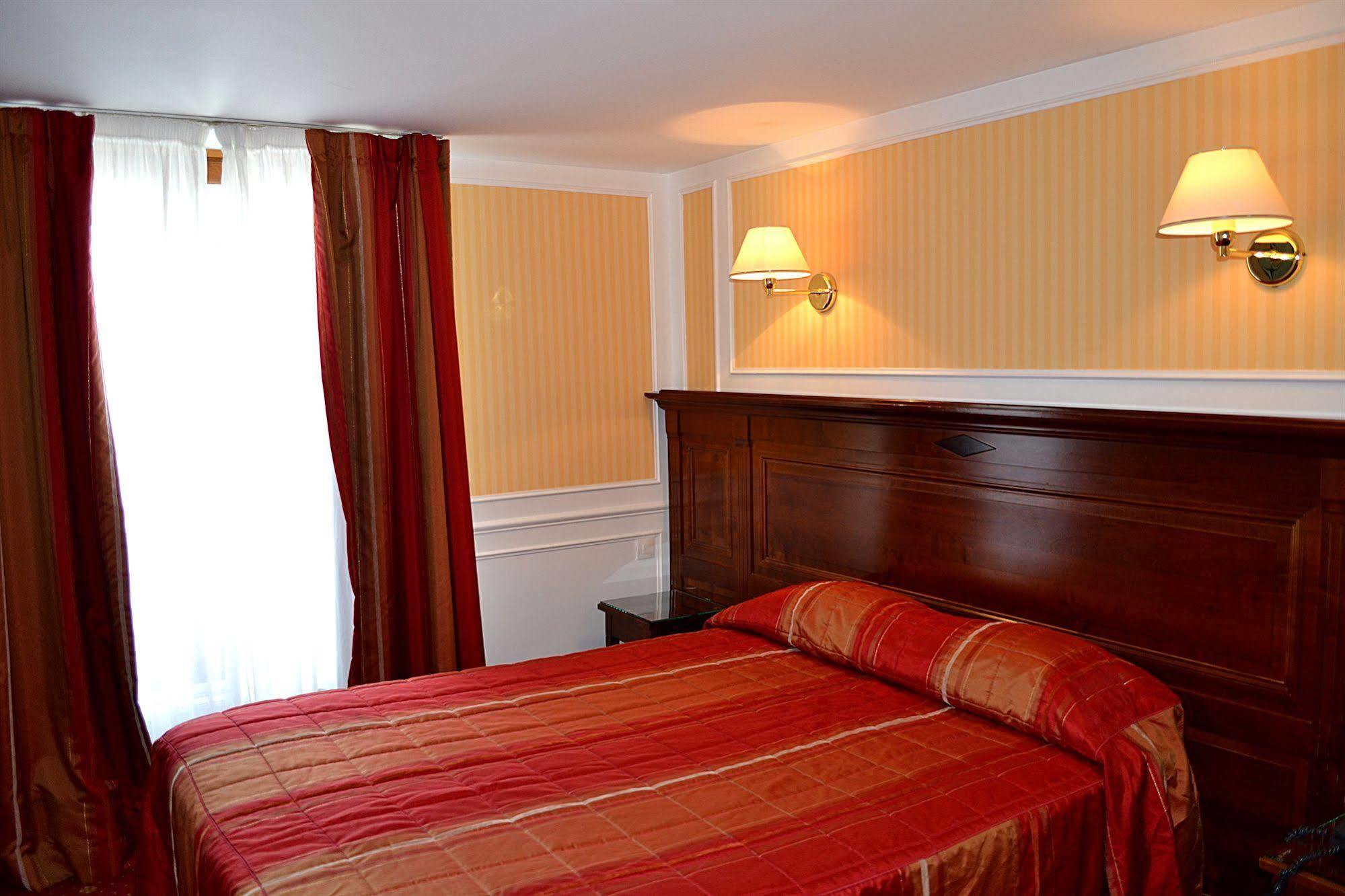 Hotel Touring Paris