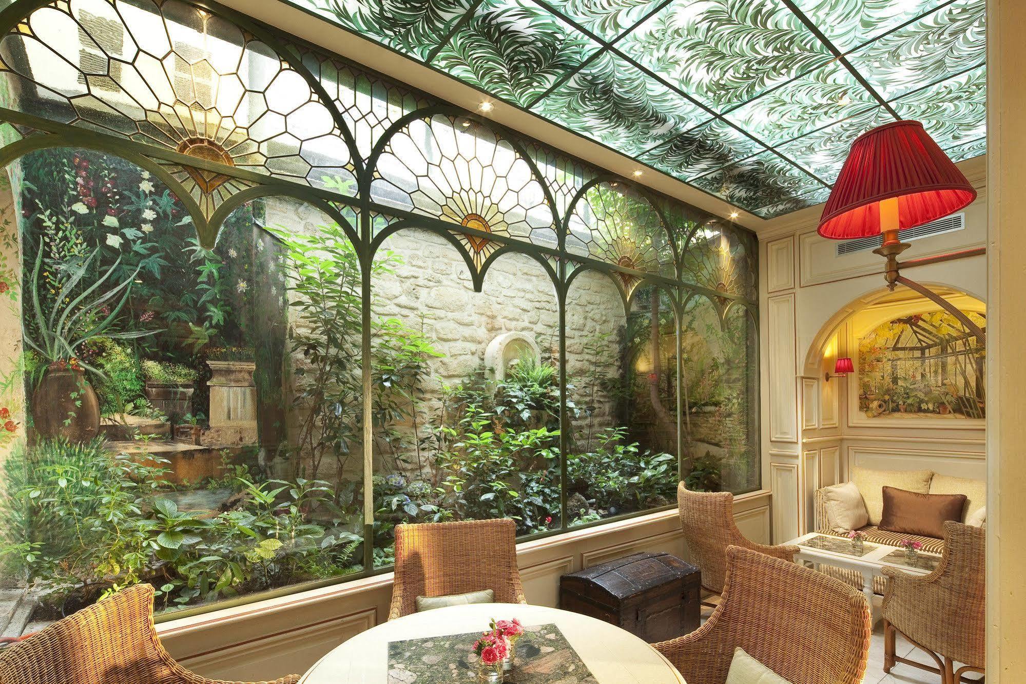 Au Manoir Saint Germain Paris
