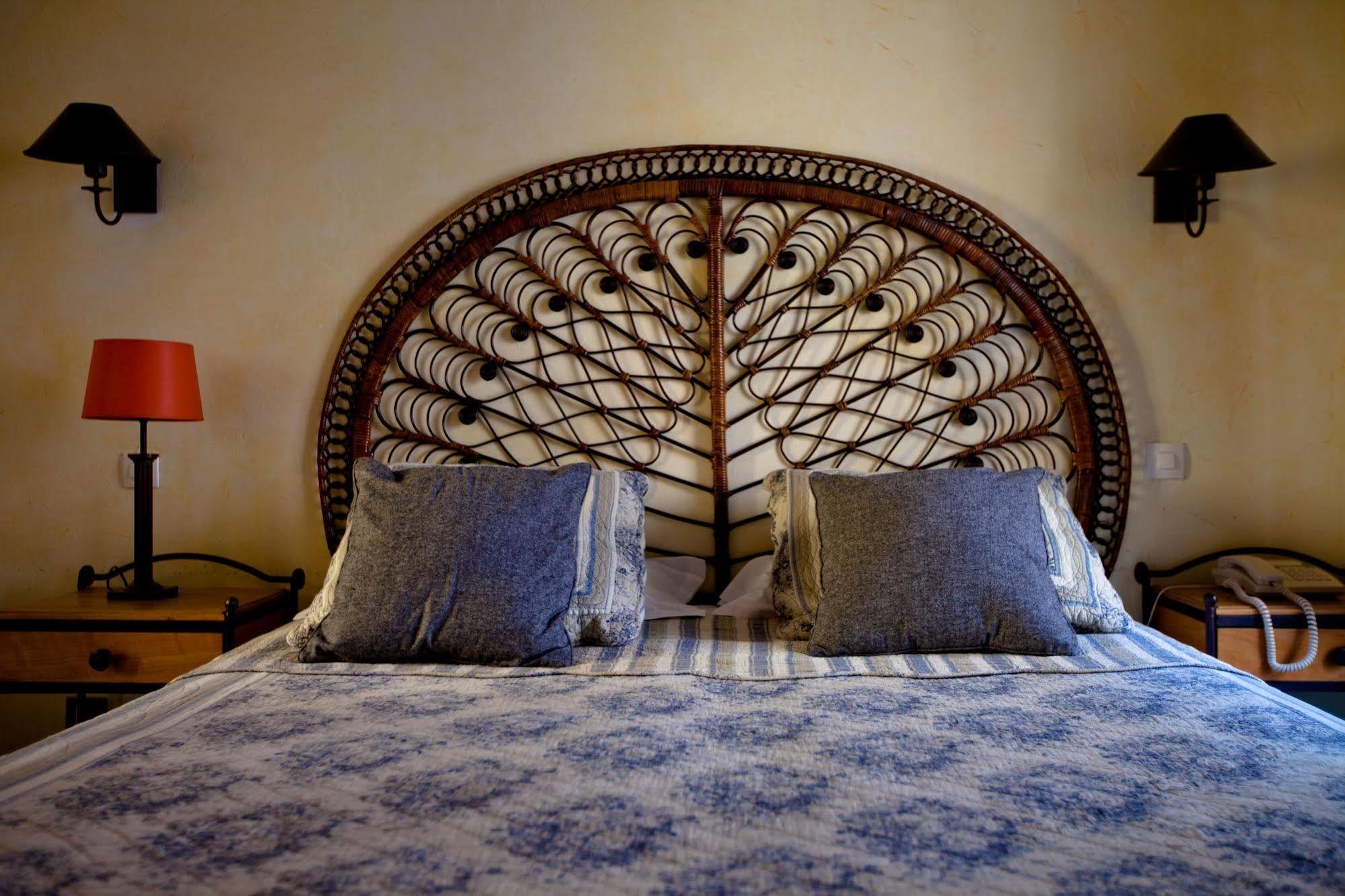 Hotel De La Tulipe 3*