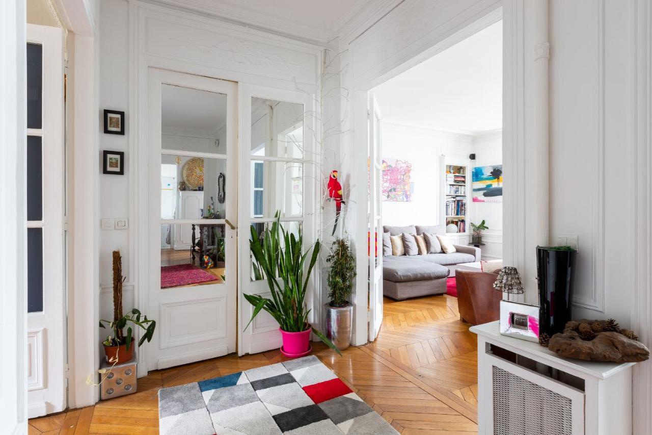 Veeve - Balcony Bliss Apartment Paris