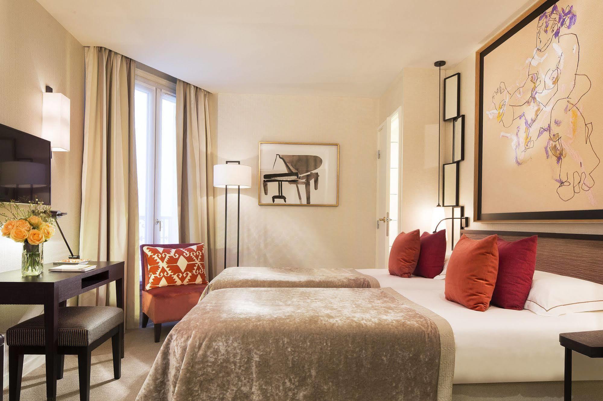 Hotel Balmoral Champs Elysées Paris