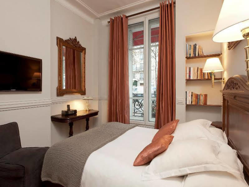 Hotel De La Porte Doree Paris