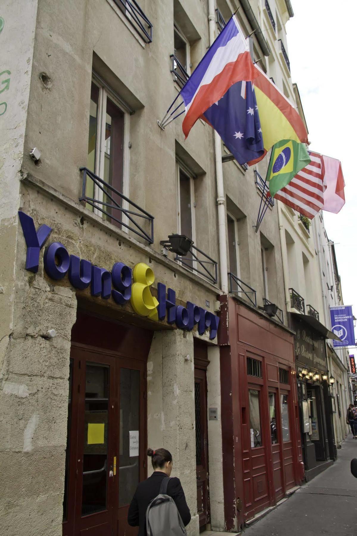 Hostel Young And Happy Latin Quarter By Hiphophostels *