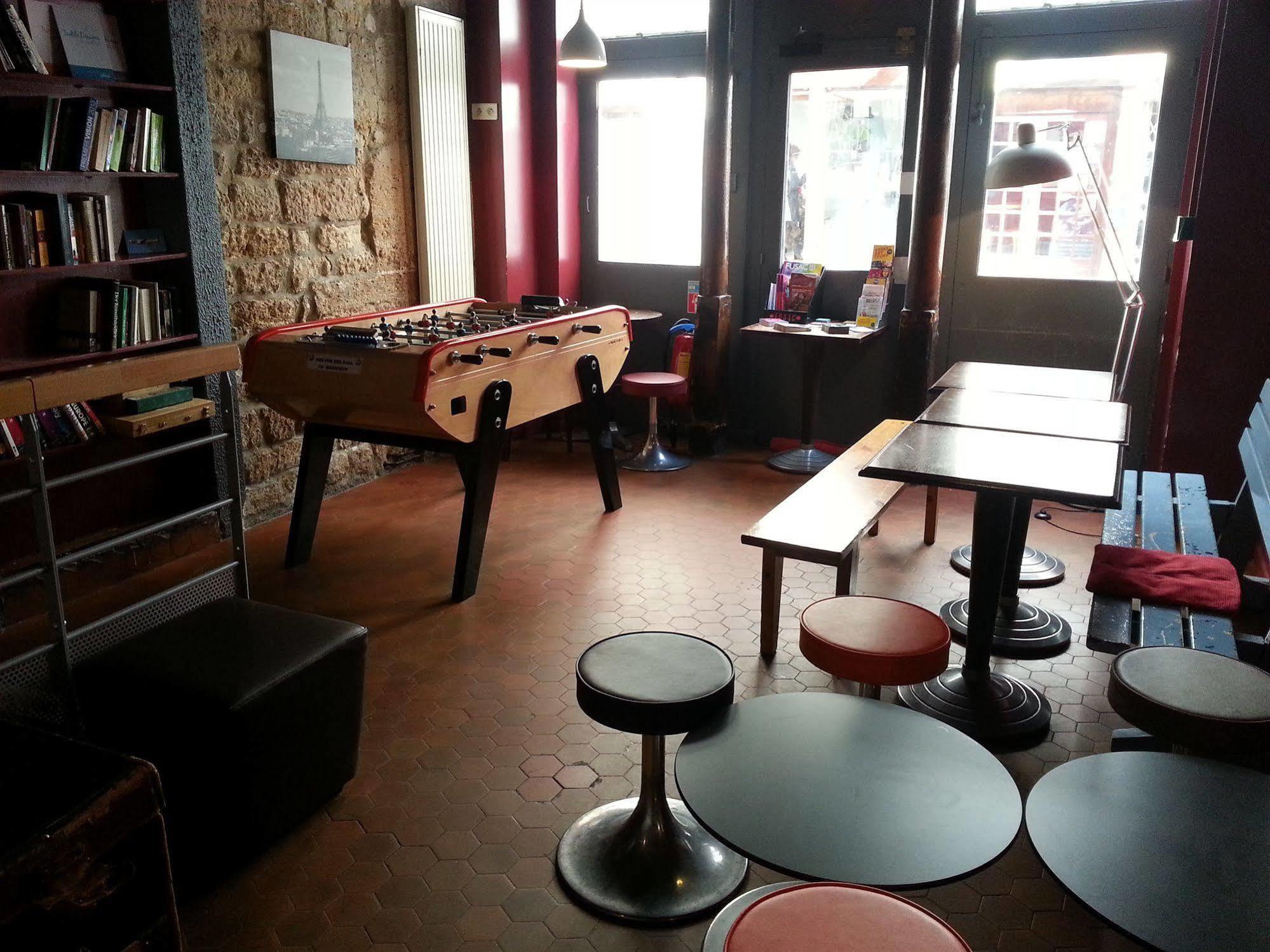 Hostel Young And Happy Latin Quarter By Hiphophostels