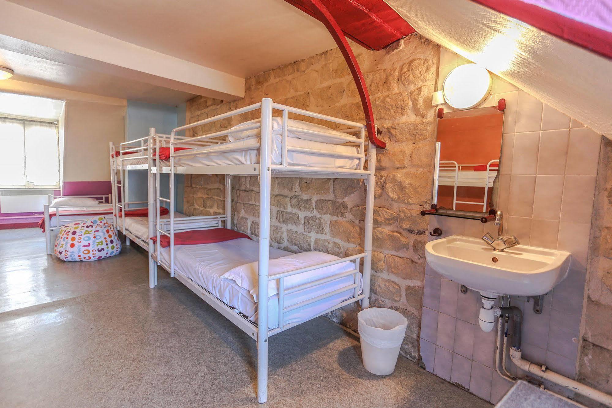 Hostel Young And Happy Latin Quarter By Hiphophostels *