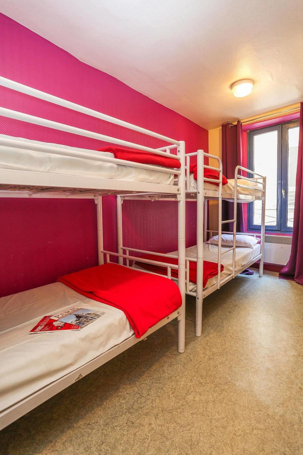 Hostel Young And Happy Latin Quarter By Hiphophostels *
