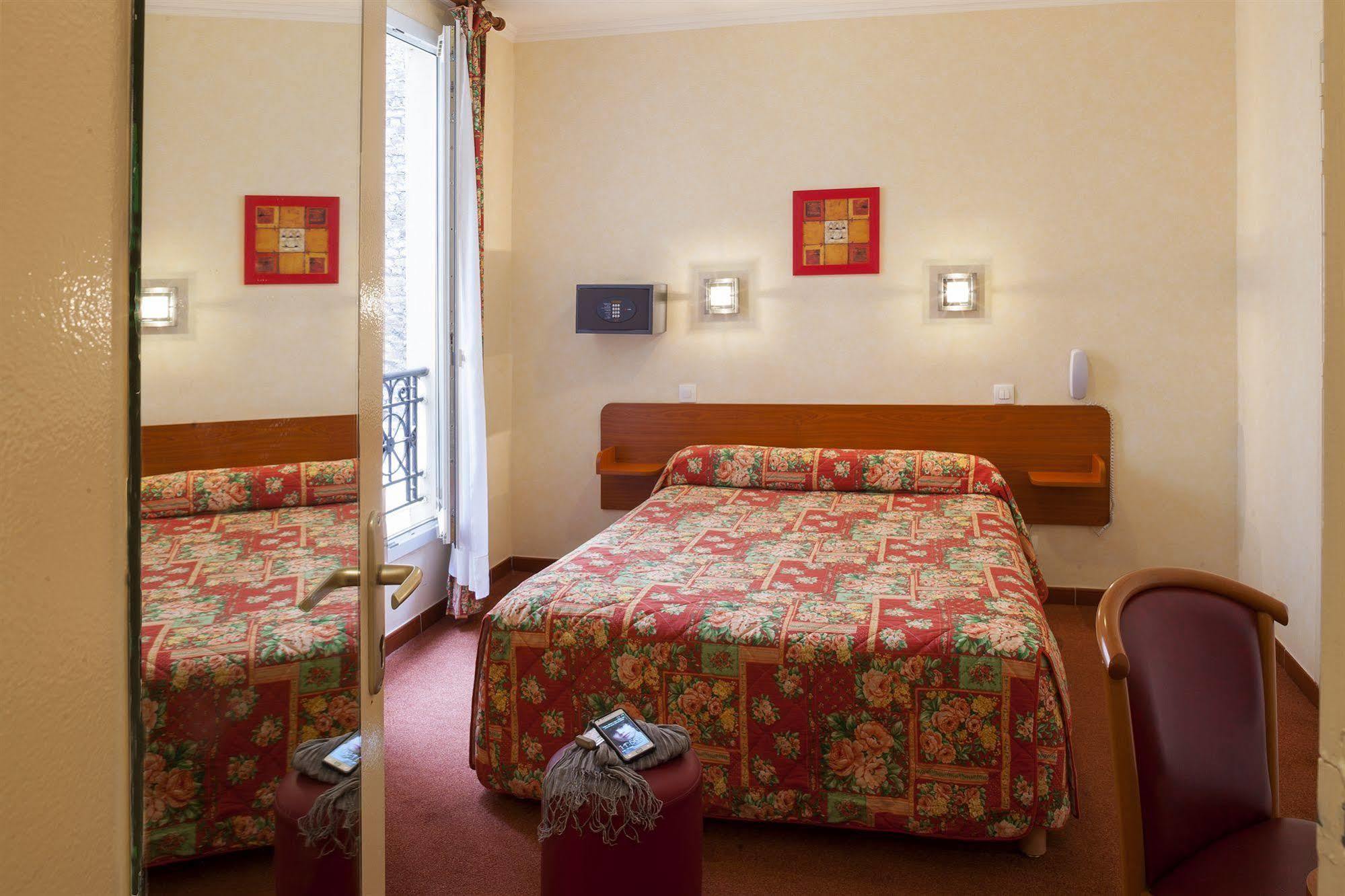 De La Place Des Alpes Hotel Paris