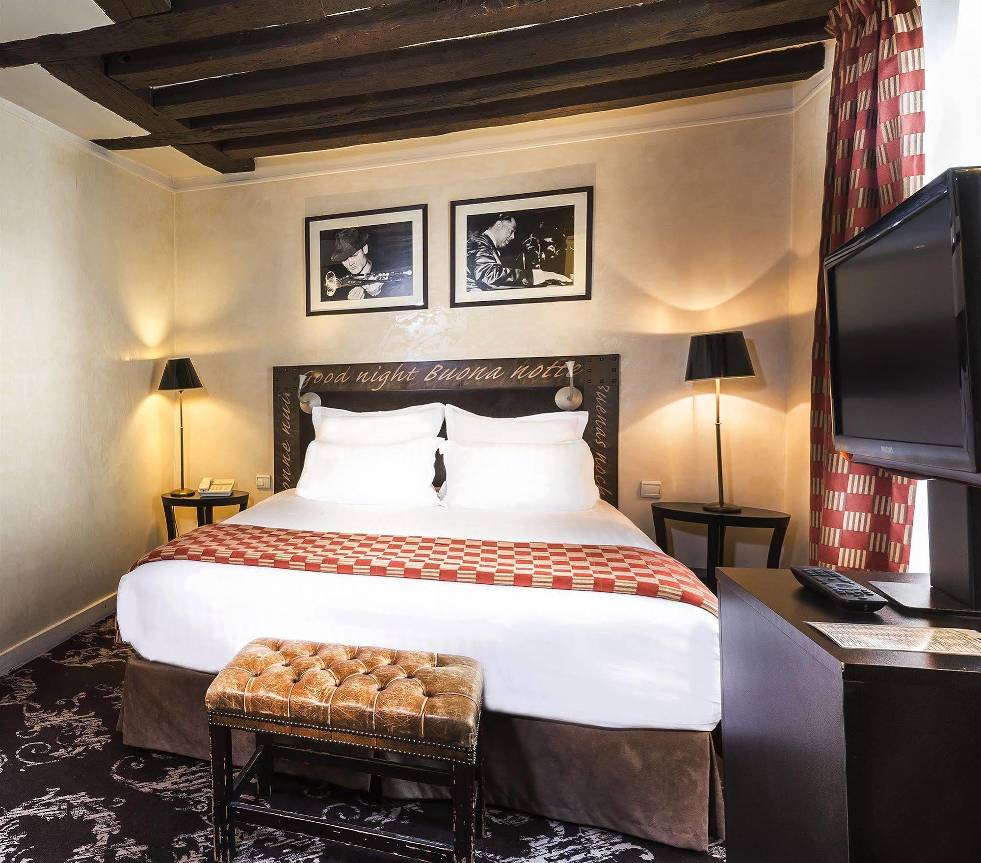 Crystal Hotel 3*