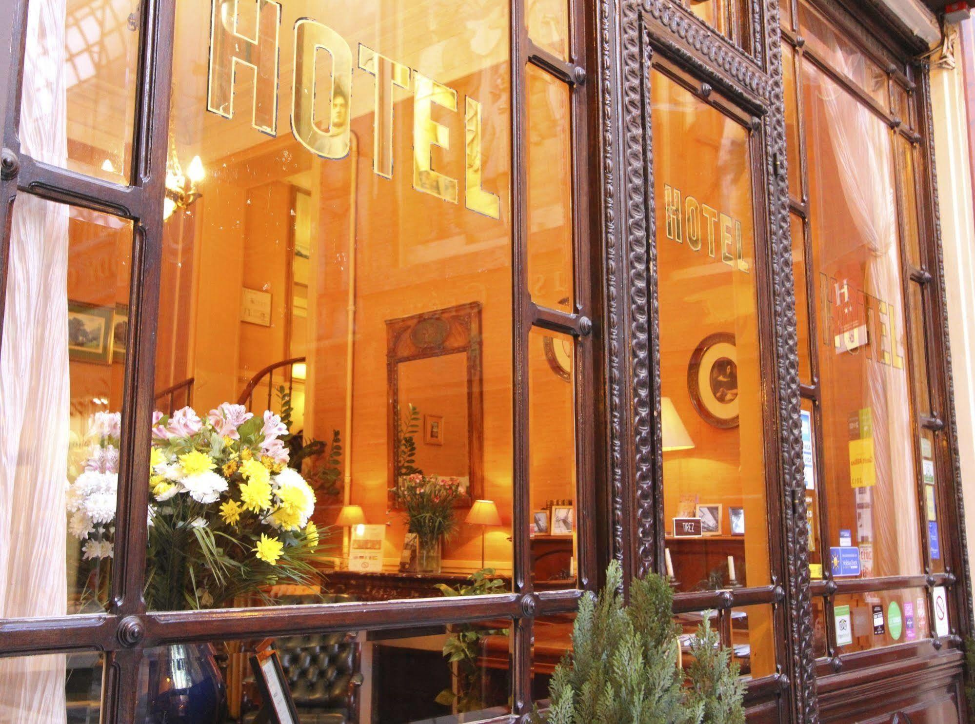 Hotel Chopin 2*