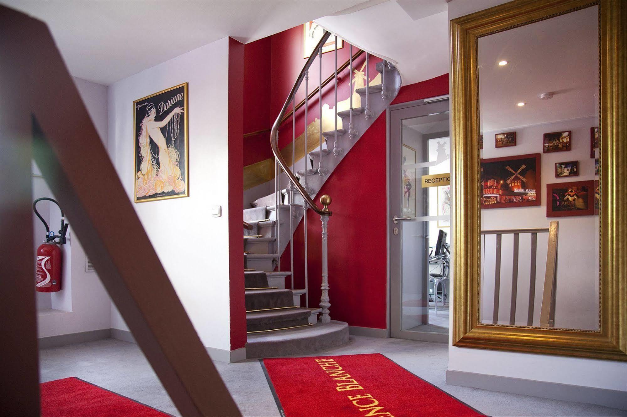 Blanche Montmartre Hotel 2*