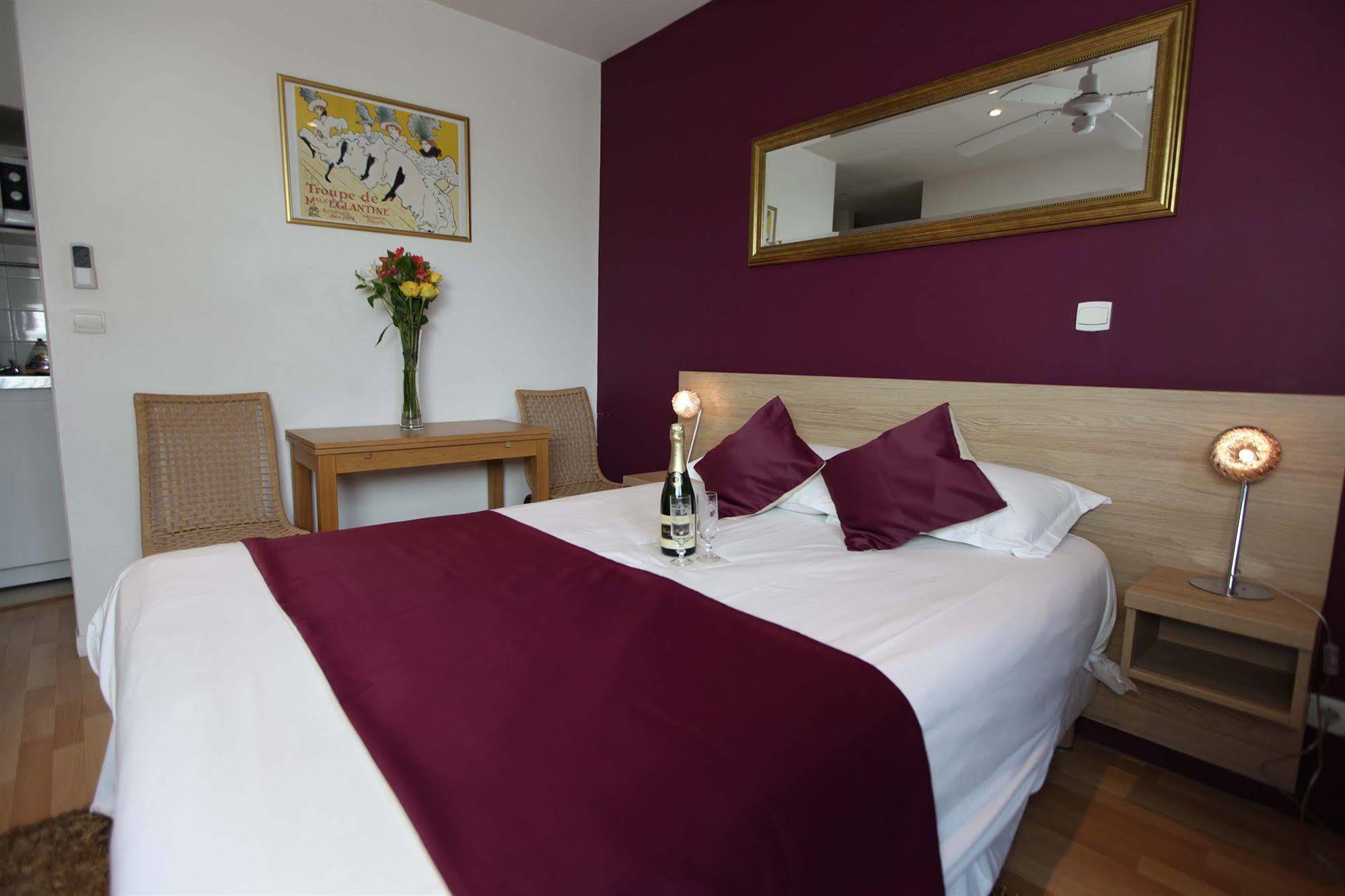 Blanche Montmartre Hotel 2*