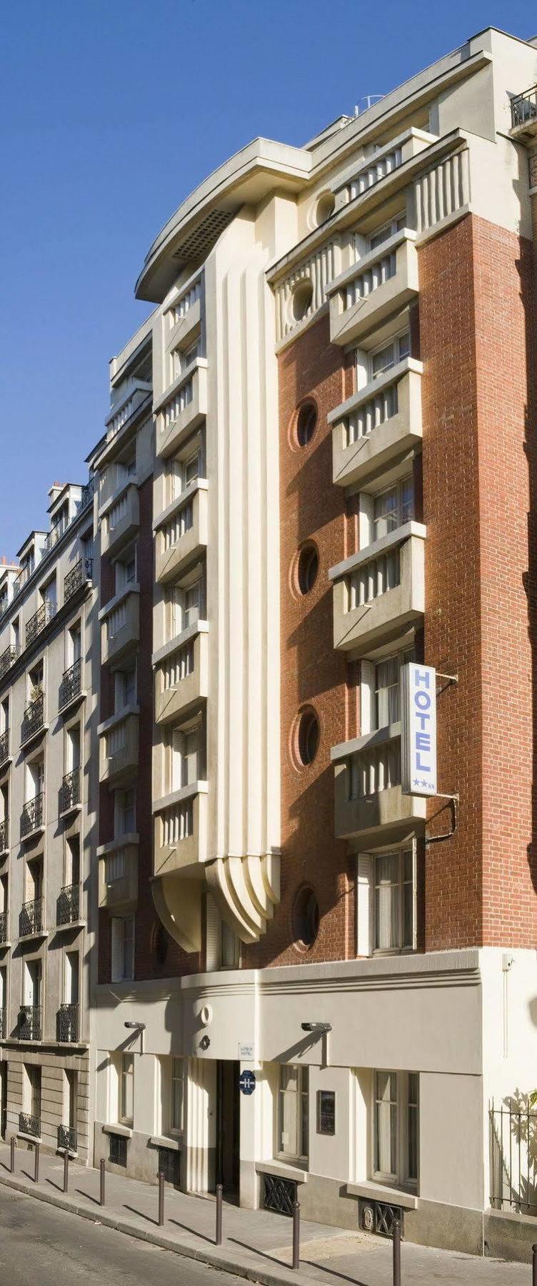 Moderniste 4*