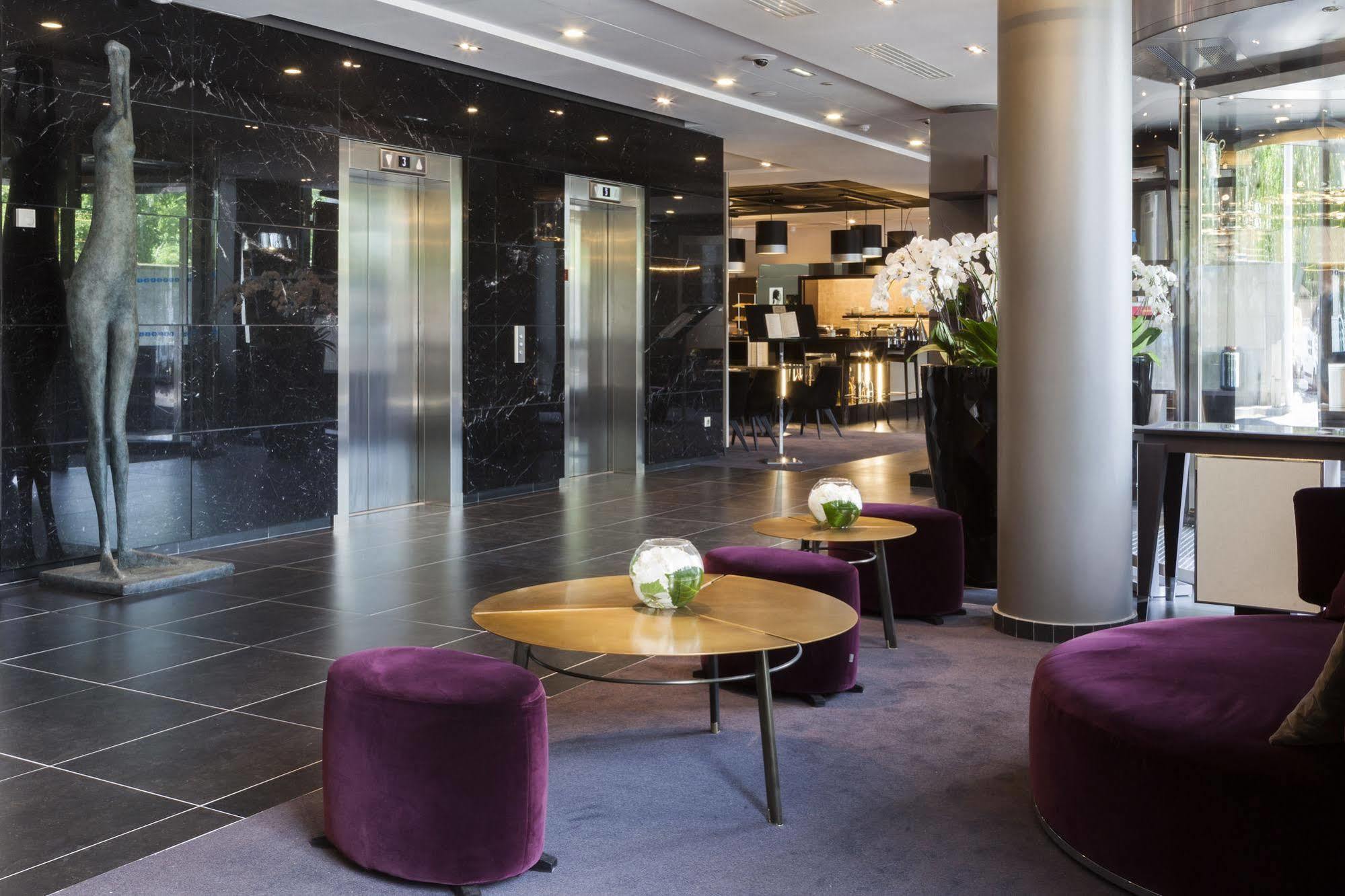 Ac Porte Maillot By Marriott Paris