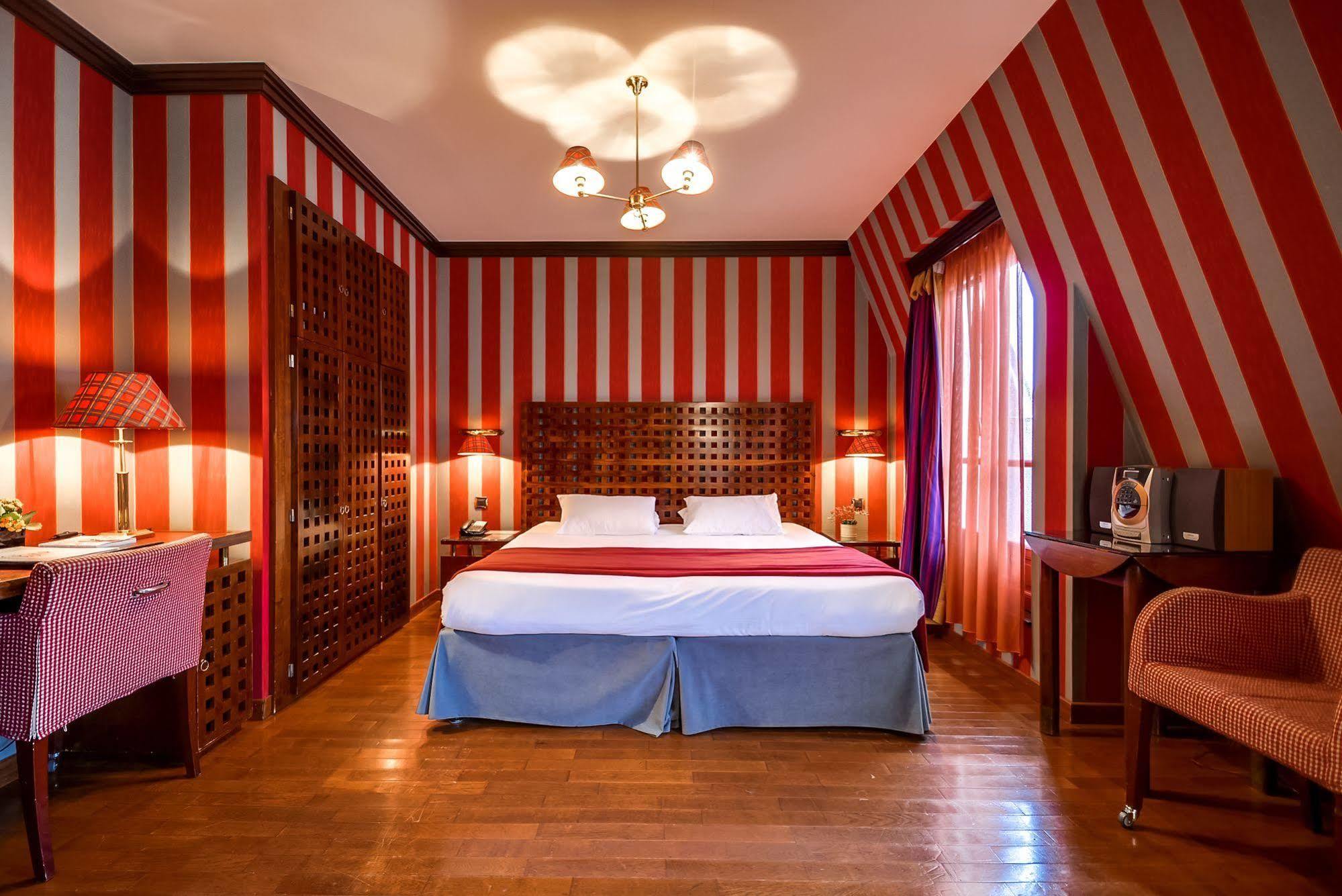 Hotel Pantheon Paris