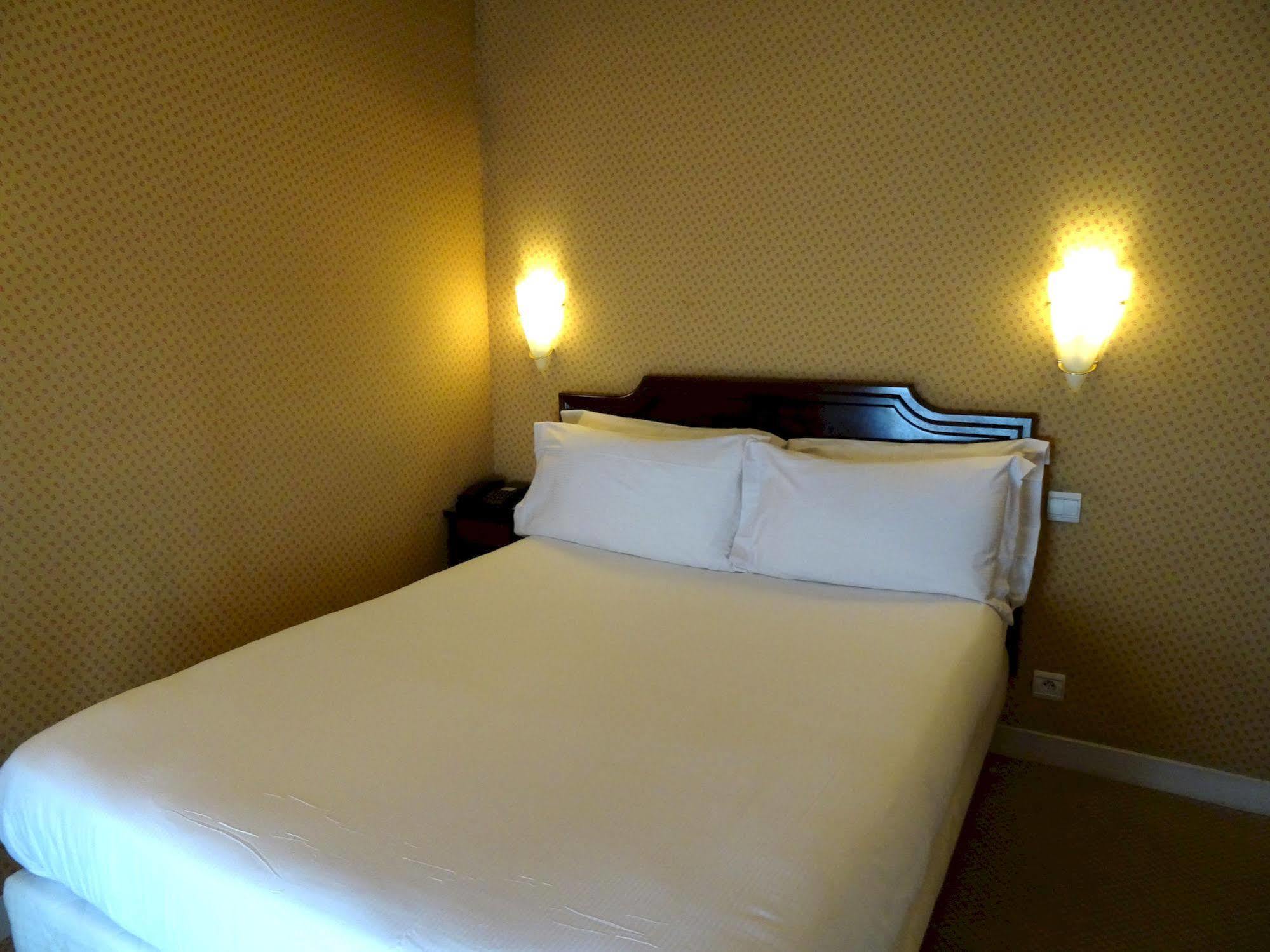 Ducs De Bourgogne 4* Paris