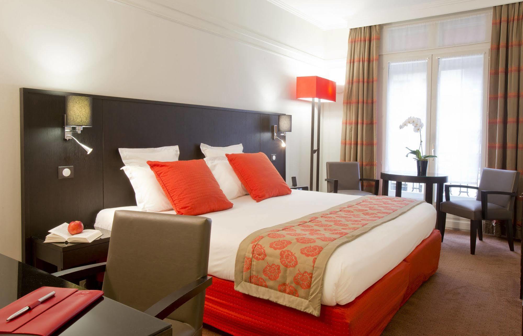 Hotel California Champs Elysees