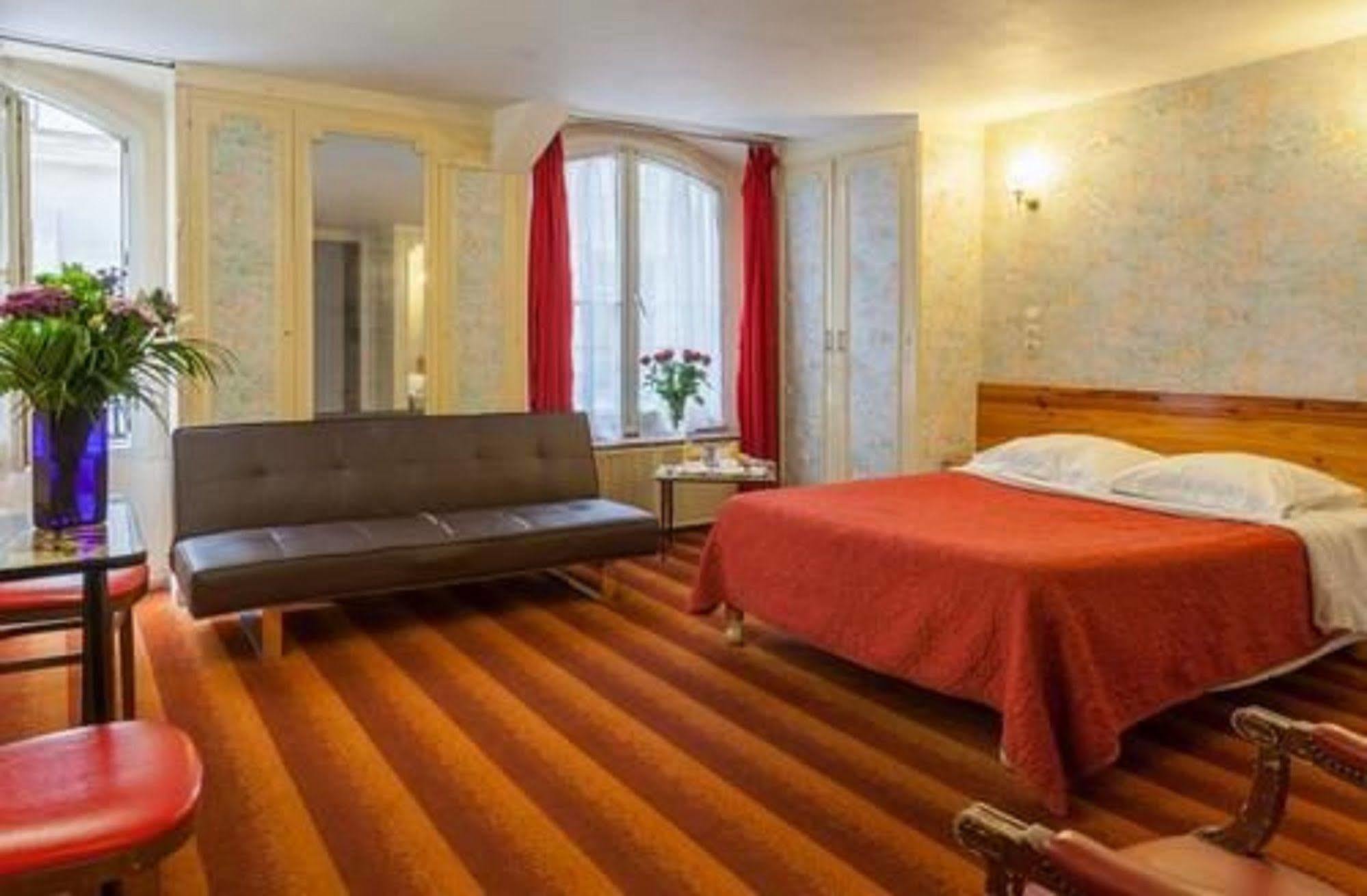 Hotel Tiquetonne Paris