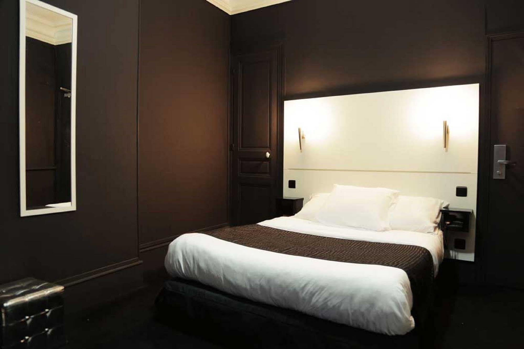 De L'exposition - Republique Hotel Paris